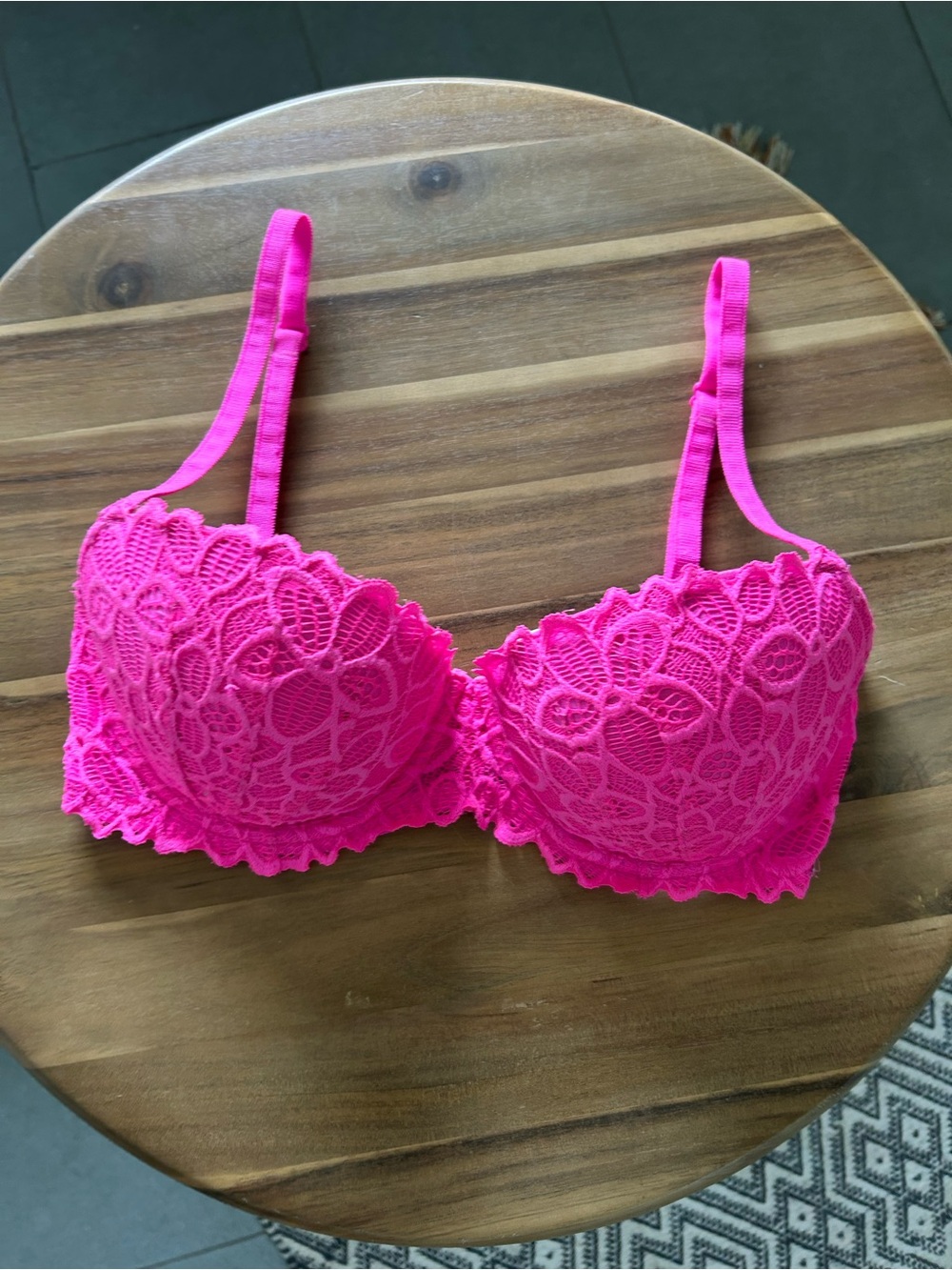 Victoria's Secret Floral Lace Underwire Bra in Hot Pink